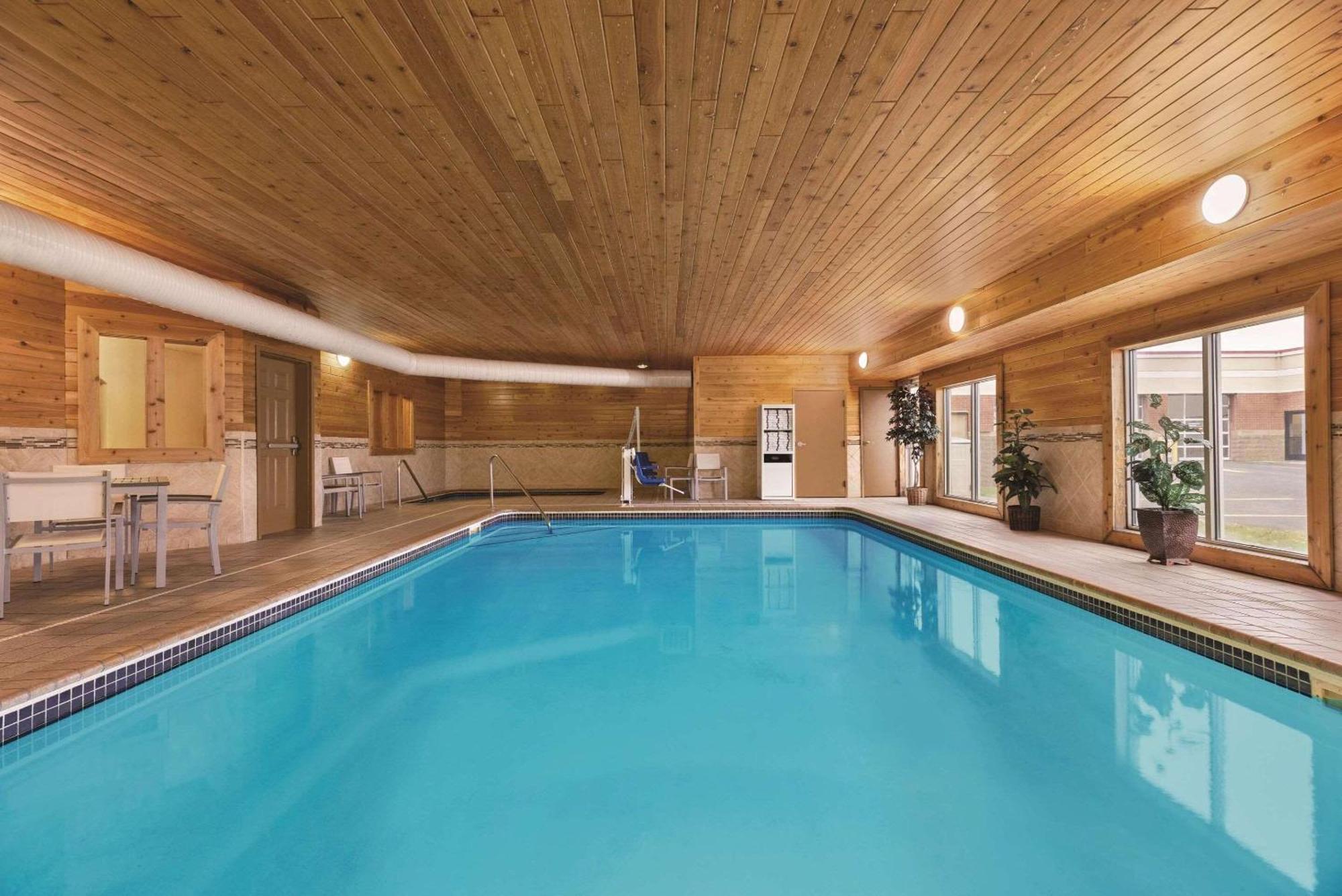 Country Inn & Suites By Radisson, Forest Lake, Mn Dış mekan fotoğraf